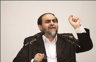 دانش‌آموزان ما عقده غرب رفتن و غربی پوشیدن را دارند