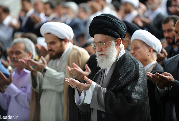 نماز عید سعید فطر به امامت رهبر معظم انقلاب اسلامی اقامه شد