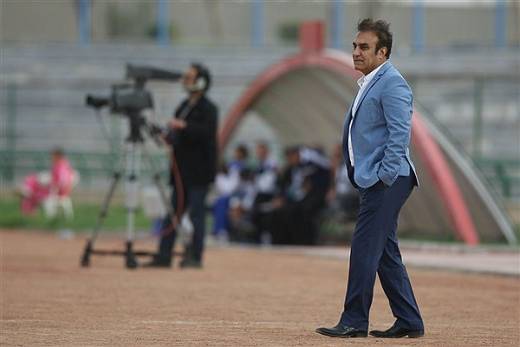 فرهاد کاظمی از سرمربیگری راه آهن برکنار شد