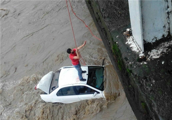 نجات از سیل هولناک در رشت نجات از سیل هولناک در رشت