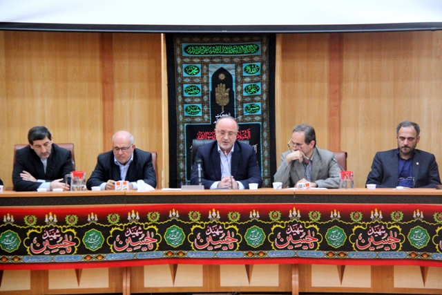 در انتخاب مدیران و فرمانداران شخصا تصمیم می گیرم
