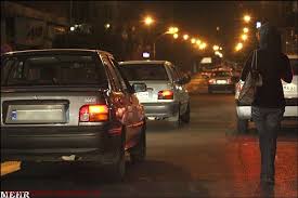 دختر جوان برای نجات از دست آدم ربا، در خودرو را باز کرد و بیرون پرید دختر جوان برای نجات از دست آدم ربا، در خودرو را باز کرد و بیرون پرید