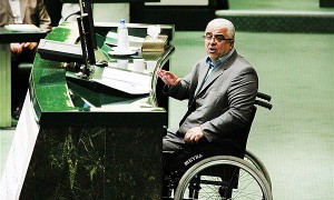 حذف لاریجانی از سوی اصولگرایان یک اشتباه بزرگ تاکتیکی خواهد بود