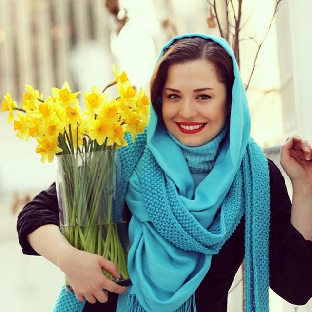 مهراوه شریفی‌نیا و مادرش در پشت صحنه سریال «کیمیا»/عکس