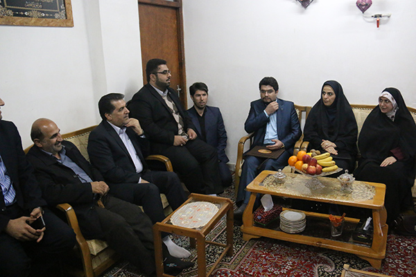 دیداراعضای شورای اسلامی شهر رشت با والدین شهدای دفاع مقدس