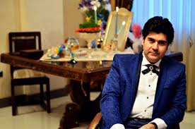 عکس جدید و دیده نشده سالار عقیلی و خانواده اش