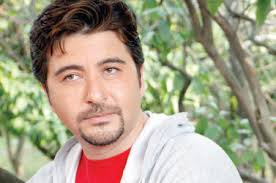سلفی بازیگر مرد ایرانی و بازیگر زن لبنانی در بیروت +عکس