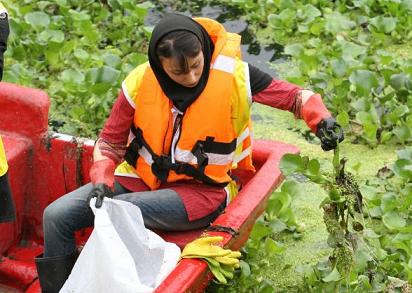 زیباترین تبهکار گیلان درحال خفه‌کردن آبزیان ارزشمند