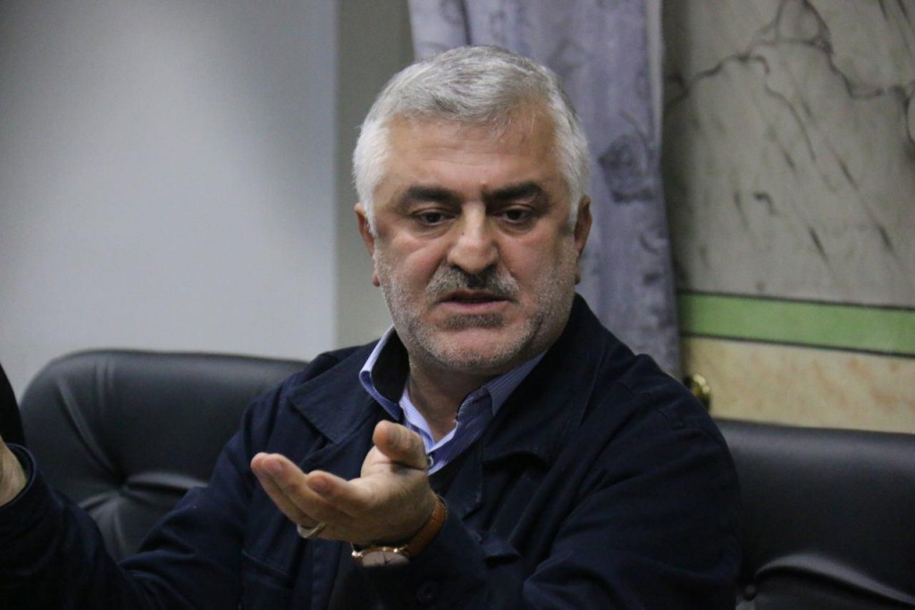 یا من مریضم یا آقای ثابت قدم!