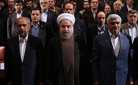 تصاویر؛ فریاد مخالفان و موافقان در حضور روحانی تصاویر؛ فریاد مخالفان و موافقان در حضور روحانی