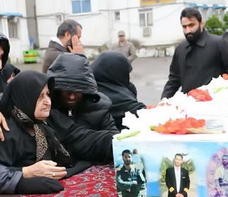 گزارش تصویری؛ پیکر شهید گیلانی “حادثه بالگرد دریای خزر” در رشت