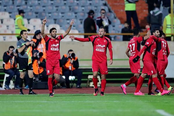 بی احترامی به پیراهن پرسپولیس در شادی عجیب پس از گل +تصاویر
