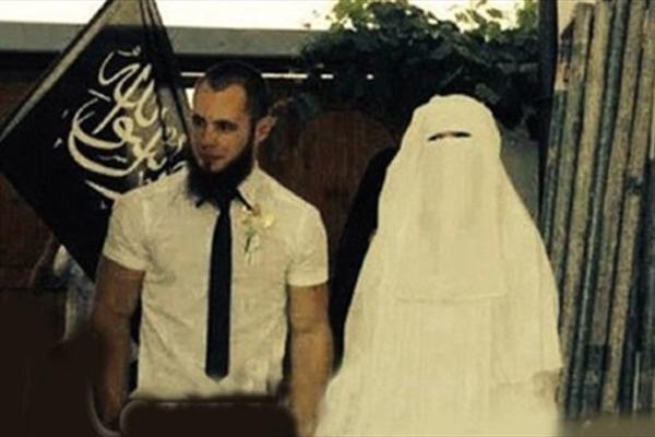 دلیل باورنکردنی یک داعشی برای کشتن همسرش! دلیل باورنکردنی یک داعشی برای کشتن همسرش!