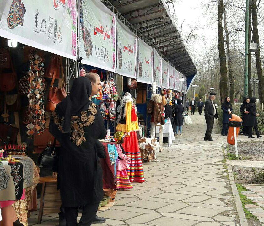 نمایشگاه نوروزی صنایع دستی و سوغات استان گیلان در پارک ملت