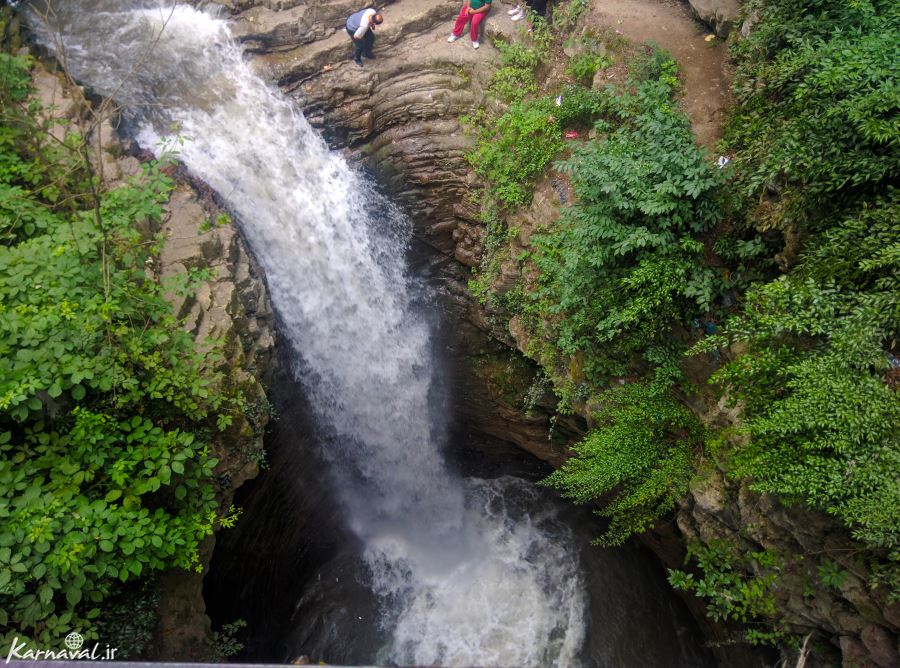 جاده ای زیبا و رویایی در گیلان/آبشاری زیبا