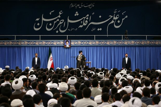 تثبیت هنجارهای انقلاب و ایجاد جامعه اسلامی نیازمند مبارزه است تثبیت هنجارهای انقلاب و ایجاد جامعه اسلامی نیازمند مبارزه است