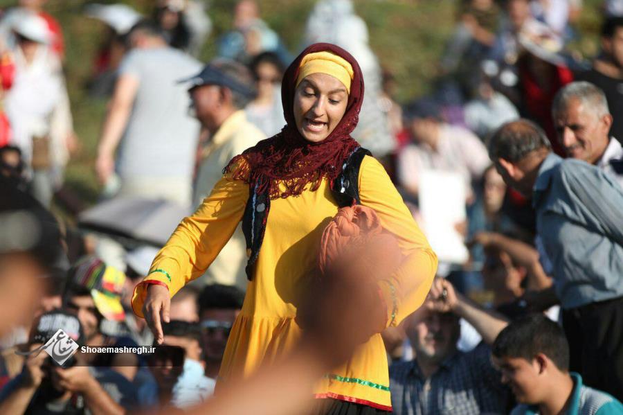 گزارش تصویری از نمایش مشعلکه «نوروزبل» در هالیدشت