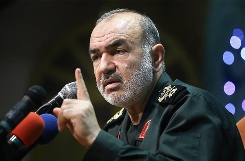 بساط داعش را جمع می‌کنیم/ انتقام ما سخت خواهد بود/ قدرت سپاه پشتوانه دیپلماسی ماست/ آمریکا آرزوی بازدید از مراکز نظامی ایران را به گور می‌‌برد