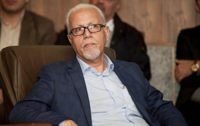 بازیکنان سپیدرود از قدرتمندترین تیم ایران یک حریف دست و پا بسته ساختند بازیکنان سپیدرود از قدرتمندترین تیم ایران یک حریف دست و پا بسته ساختند