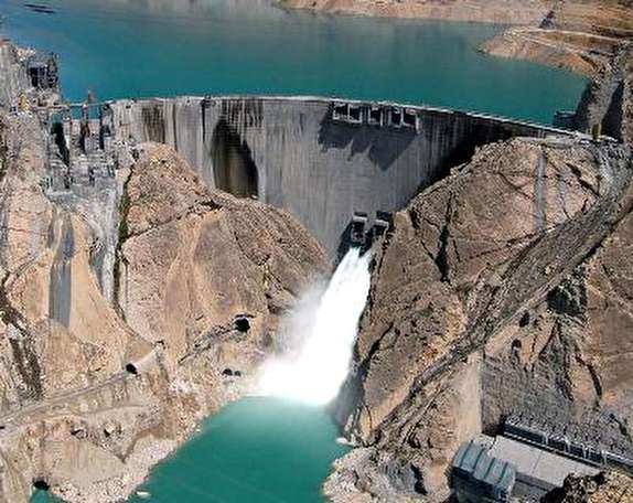 کاهش آب سد سفیدرود