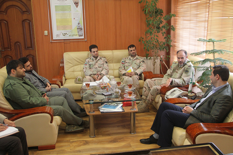 برگزاری جلسه فرمانده مرزبانی استان با مدیرکل محیط زیست استان و فرمانده یگان حفاظت برگزاری جلسه فرمانده مرزبانی استان با مدیرکل محیط زیست استان و فرمانده یگان حفاظت