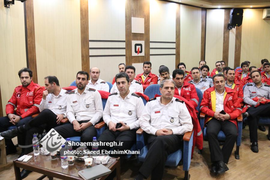 پلیس، همیار آتش نشان شهر باران شد/ همبستگی پلیس و آتش نشانی برای خدمت به مردم