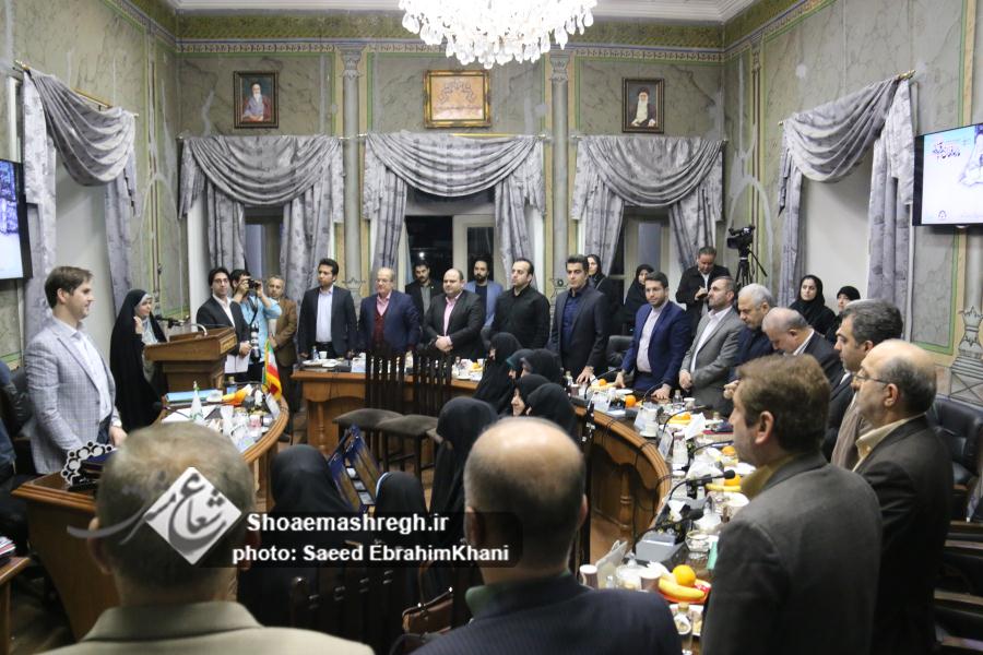 گزارش تصویری سی و سومین جلسه علنی شورای شهر رشت/ تجلیل از مادران ۱۱ شهید مدافع حرم در صحن علنی + خبر