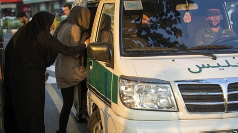 واکنش ناجا به انتشار فیلم ضرب و شتم یک دختر جوان توسط ماموران گشت ارشاد