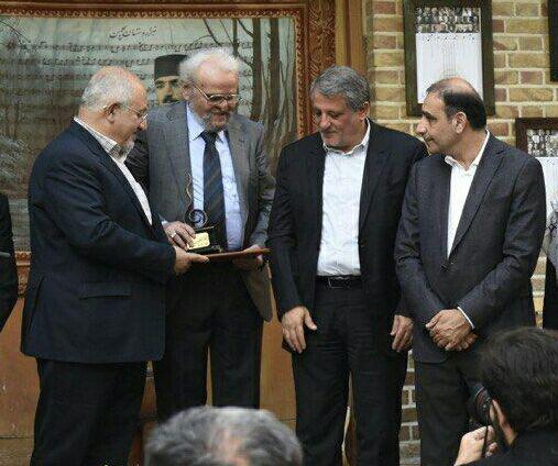 مراسم نکوداشت زادروز هنرمندانِ متولد بهار با حضور جمعی از مسئولان فرهنگی و شورای شهرتهران برگزار شد مراسم نکوداشت زادروز هنرمندانِ متولد بهار با حضور جمعی از مسئولان فرهنگی و شورای شهرتهران برگزار شد