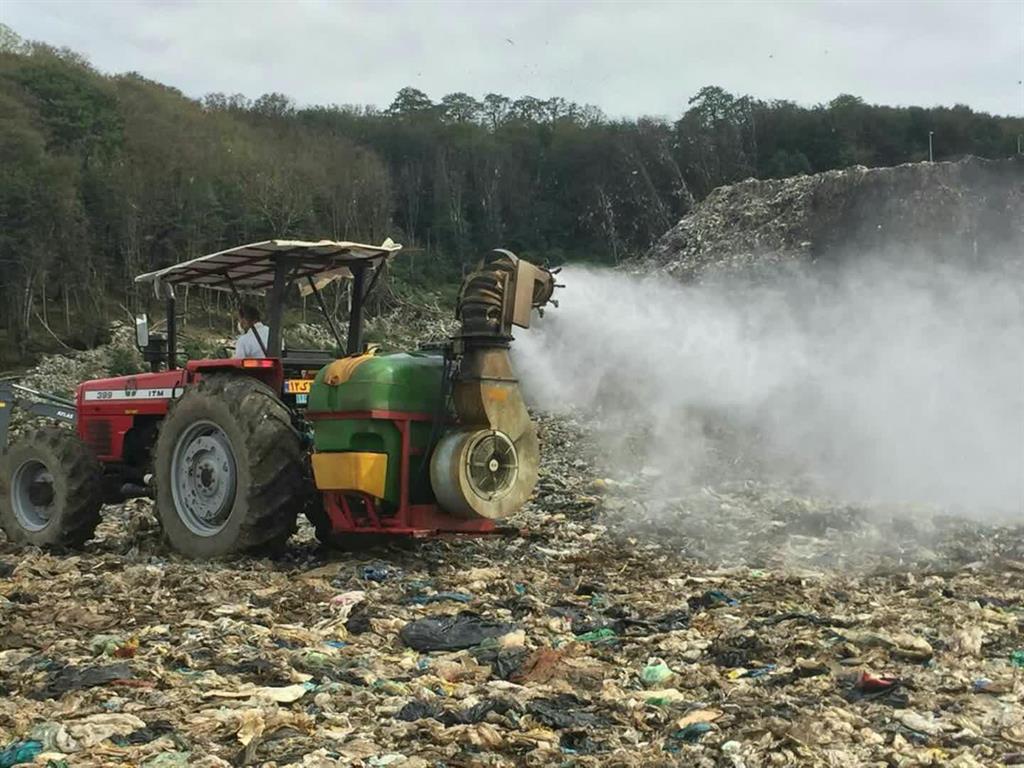 سم پاشی روزانه دفن گاه سراوان به صورت مکرر انجام می شود