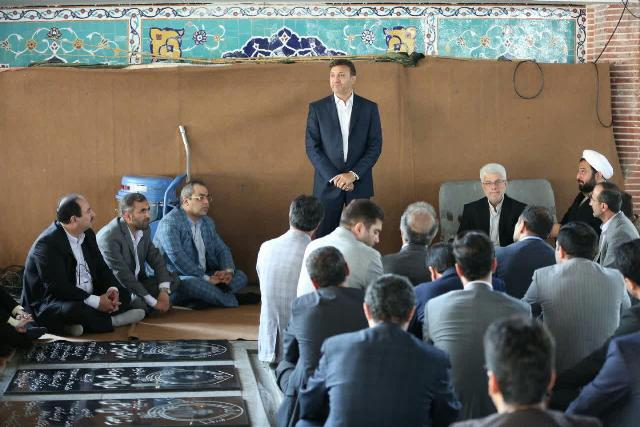 هیچ کس نمیتواند خود را جای شهدا قرار دهد، آنان با گذشت از جان خود فرصتی فراهم کردند که ما امروز با آرامش در این مکان معنوی قرار بگیریم هیچ کس نمیتواند خود را جای شهدا قرار دهد، آنان با گذشت از جان خود فرصتی فراهم کردند که ما امروز با آرامش در این مکان معنوی قرار بگیریم