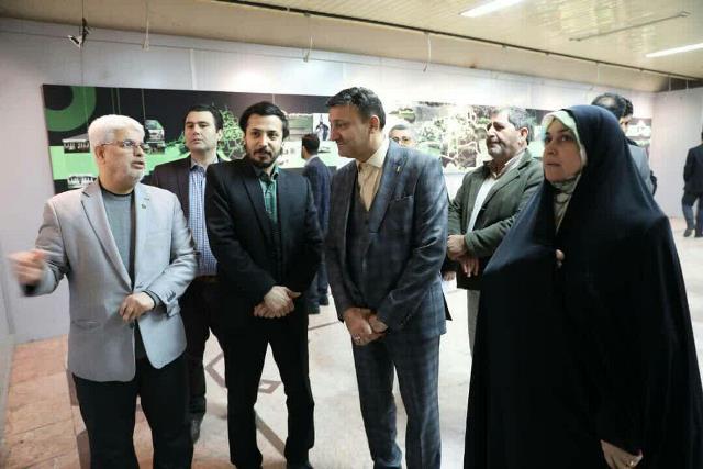 بازدید شهردار رشت به همراه دو تن از اعضای شورای اسلامی شهر رشت از نمایشگاه بازآفرینی تصویری دارالحکومه رشت در گالری مارلیک