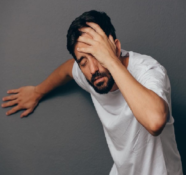هنگام بلند شدن چرا دچار سرگیجه می شوم؟