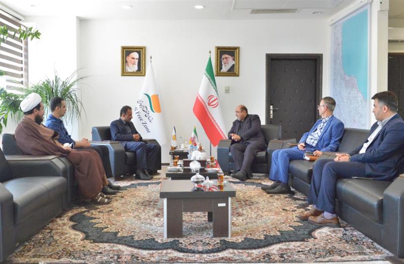 لزوم هم افزایی تمام دستگاههای دولتی و نمایندگان مجلس جهت بهره‌برداری از فرصت ها و مزیت های منطقه آزاد انزلی در عرصه های بین المللی