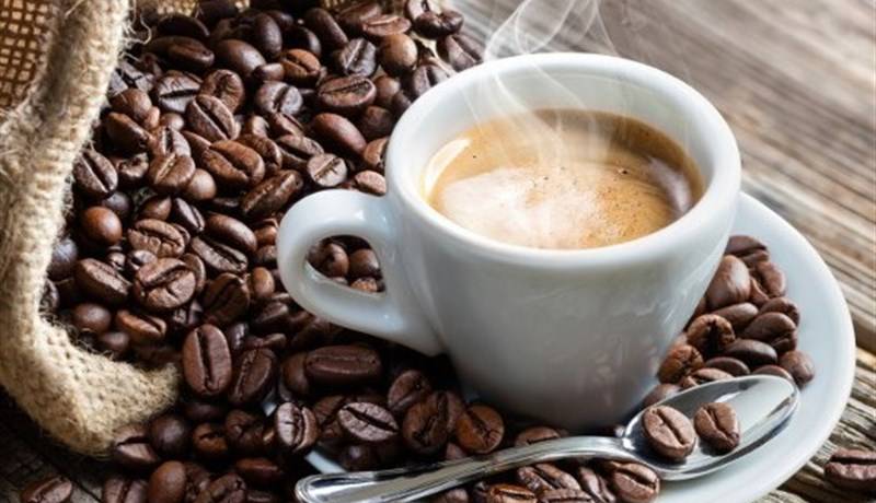 خواص قهوه؛ چه کسانی باید در مصرف قهوه احتیاط کنند؟