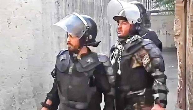 پلیس‌نماها شناسایی نشدند؟