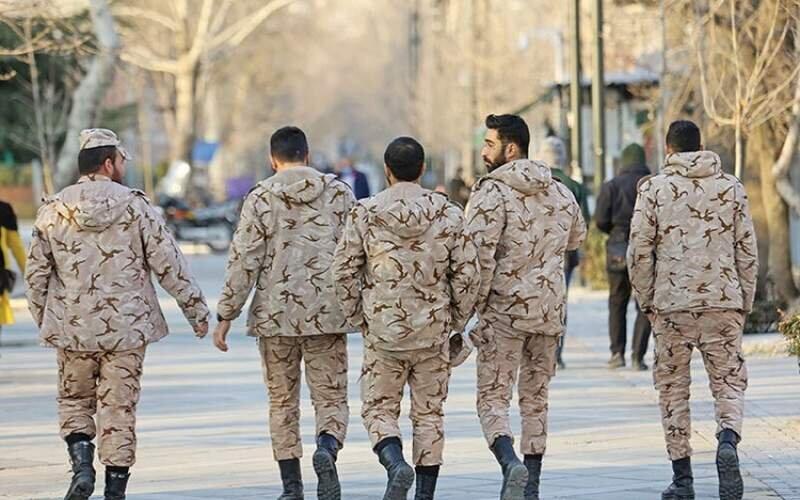سربازان دارای سه فرزند معاف می شوند