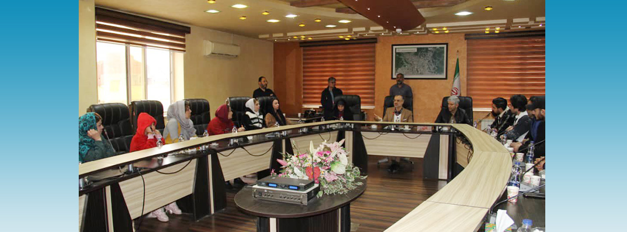 در دیدار جمعی از دستفروشان با ریاست شورای شهر رشت مطرح شد: شروع فعالیت کارگروه ساماندهی دستفروشان در رشت/ ساماندهی دستفروشان و ایجاد نظم در معابر رشت