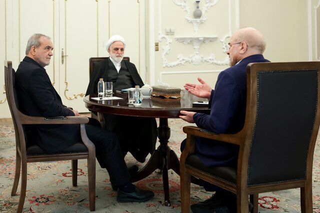 فقط نصیحت می کنید/ کار شما سخنرانی نیست، قانون را اجرا کنید فقط نصیحت می کنید/ کار شما سخنرانی نیست، قانون را اجرا کنید