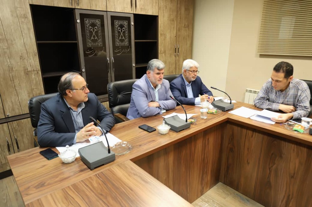 موافقت با لایحه اجاره عرصه متعلق به شهرداری برای نصب دکل‌های مخابراتی و بررسی سایر لوایح انجام شد / موضوع قطع درختان روبروی آرامگاه ابتهاج از سوی شهرداری پیگیری شود