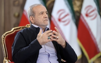 همان کسانی که روزی به کلی با برجام مخالف بودند، حالا می گویند دیدید اسنپ بک فعال شد؟ این تناقض است / اگر کسی در خارج، روسری ندارد، آیا یعنی بی عفت است؟ همان کسانی که روزی به کلی با برجام مخالف بودند، حالا می گویند دیدید اسنپ بک فعال شد؟ این تناقض است / اگر کسی در خارج، روسری ندارد، آیا یعنی بی عفت است؟