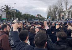 تفاوت اعتراض‌های۱۴۰۱و ۱۴۰۴/طرز مواجهه پزشکیان با این اعتراض ها تاکنون از تبدیل آن به بحران جلوگیری کرده است