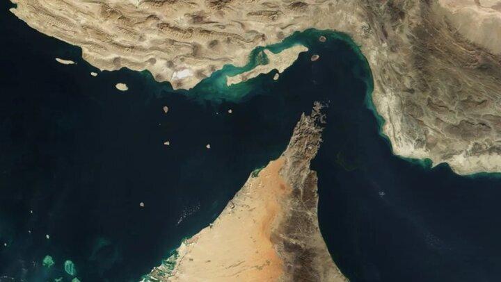 رویترز: عراق و پاکستان مجوز عبور از تنگه را از ایران گرفتند