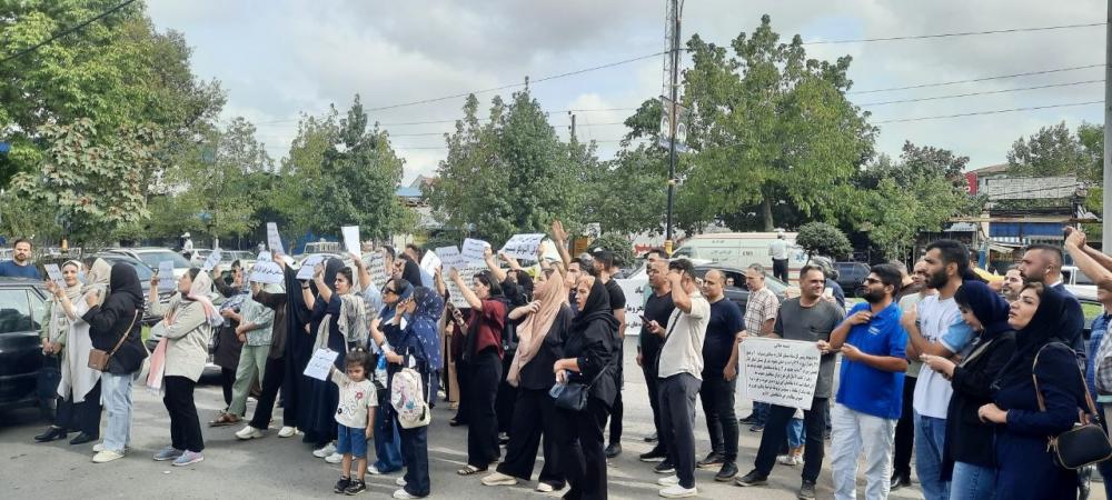 تجمع متقاضیان مسکن ملی لاکان رشت در اعتراض به افزایش آورده و تأخیر در تحویل واحدها